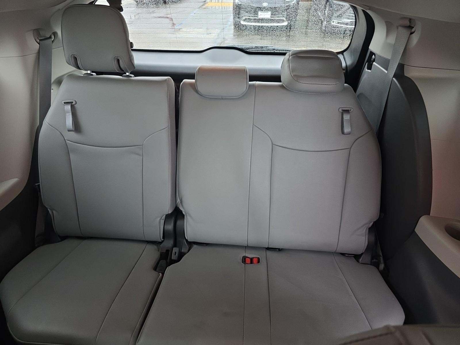 2023 Toyota Sienna XLE FWD