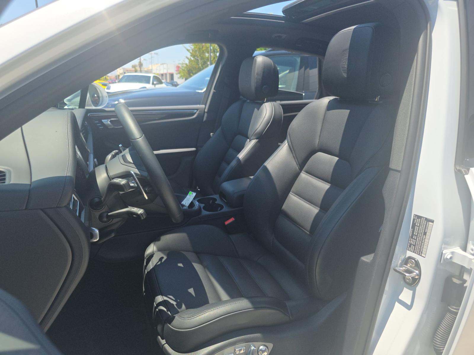 2025 Porsche Macan S AWD