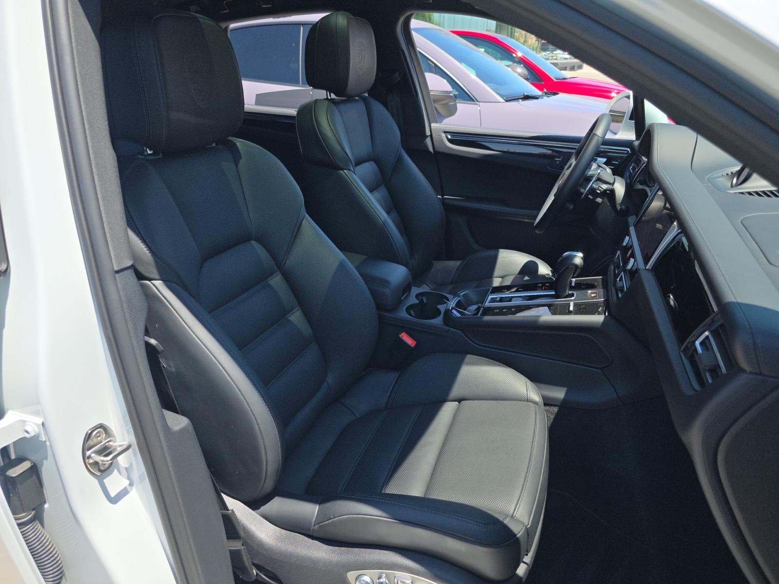 2025 Porsche Macan S AWD