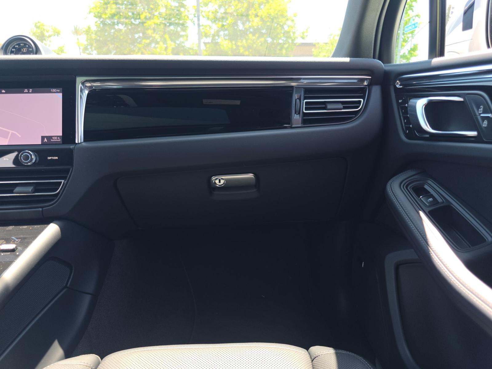 2025 Porsche Macan S AWD