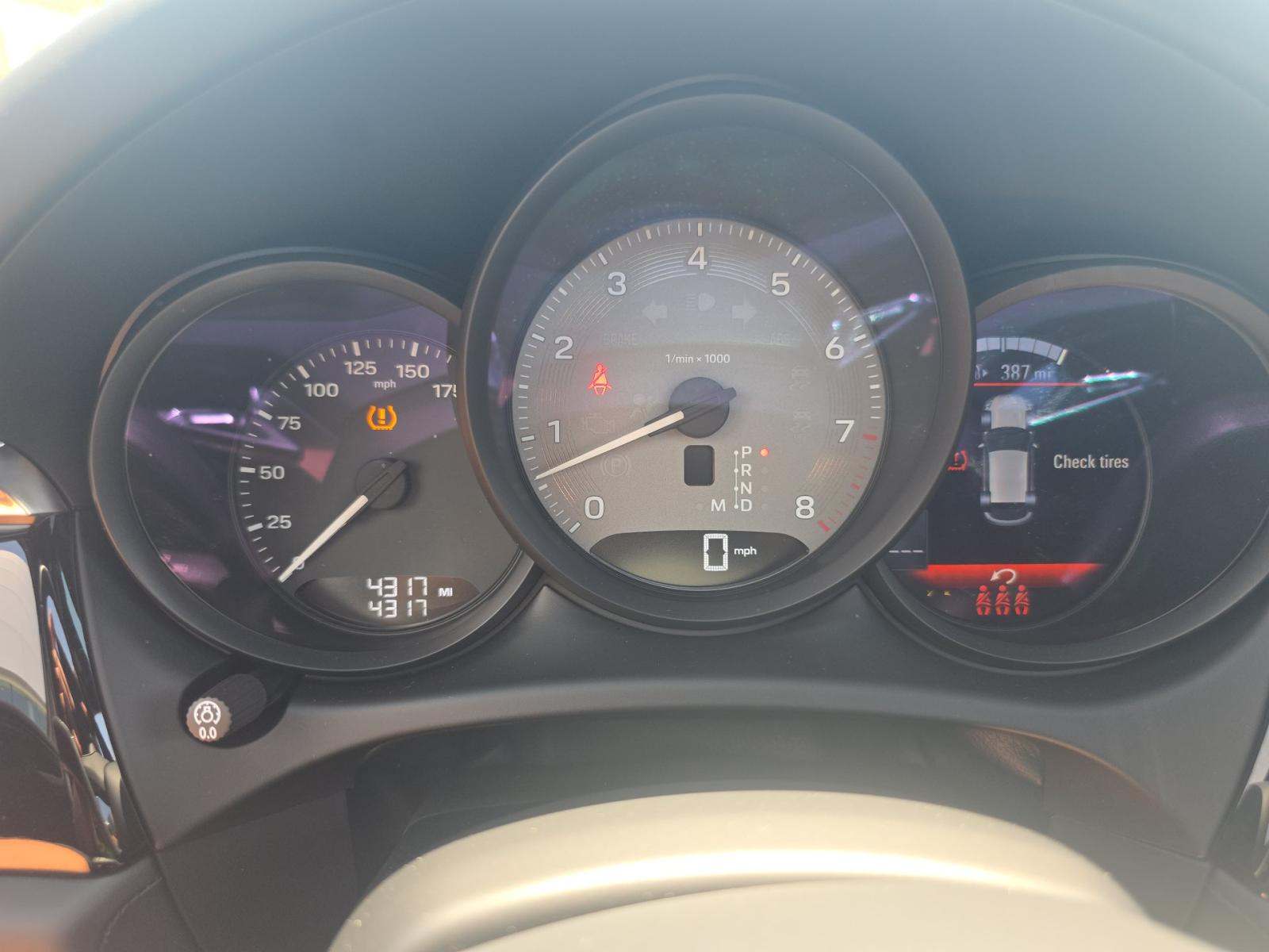 2025 Porsche Macan S AWD