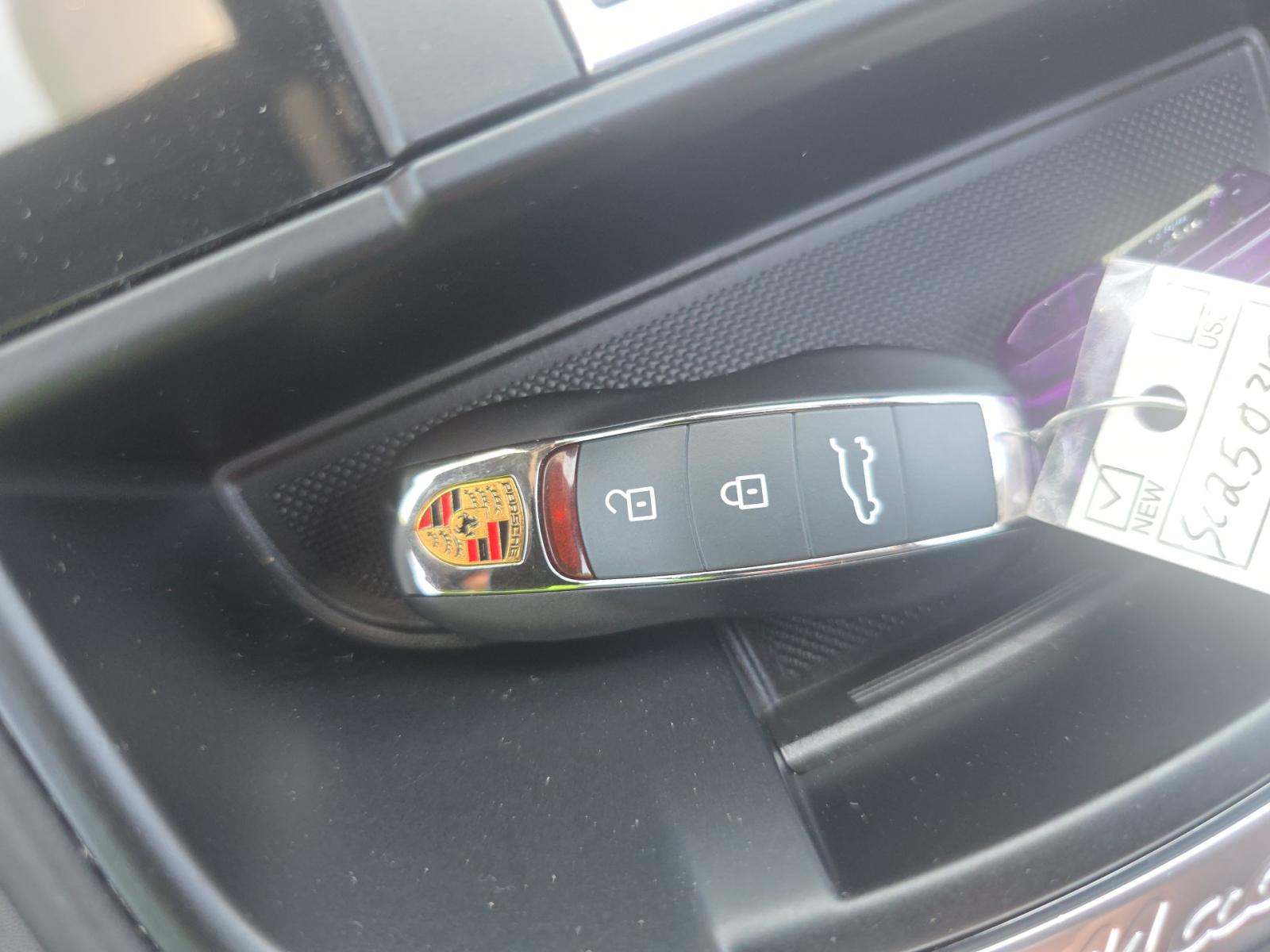 2025 Porsche Macan S AWD