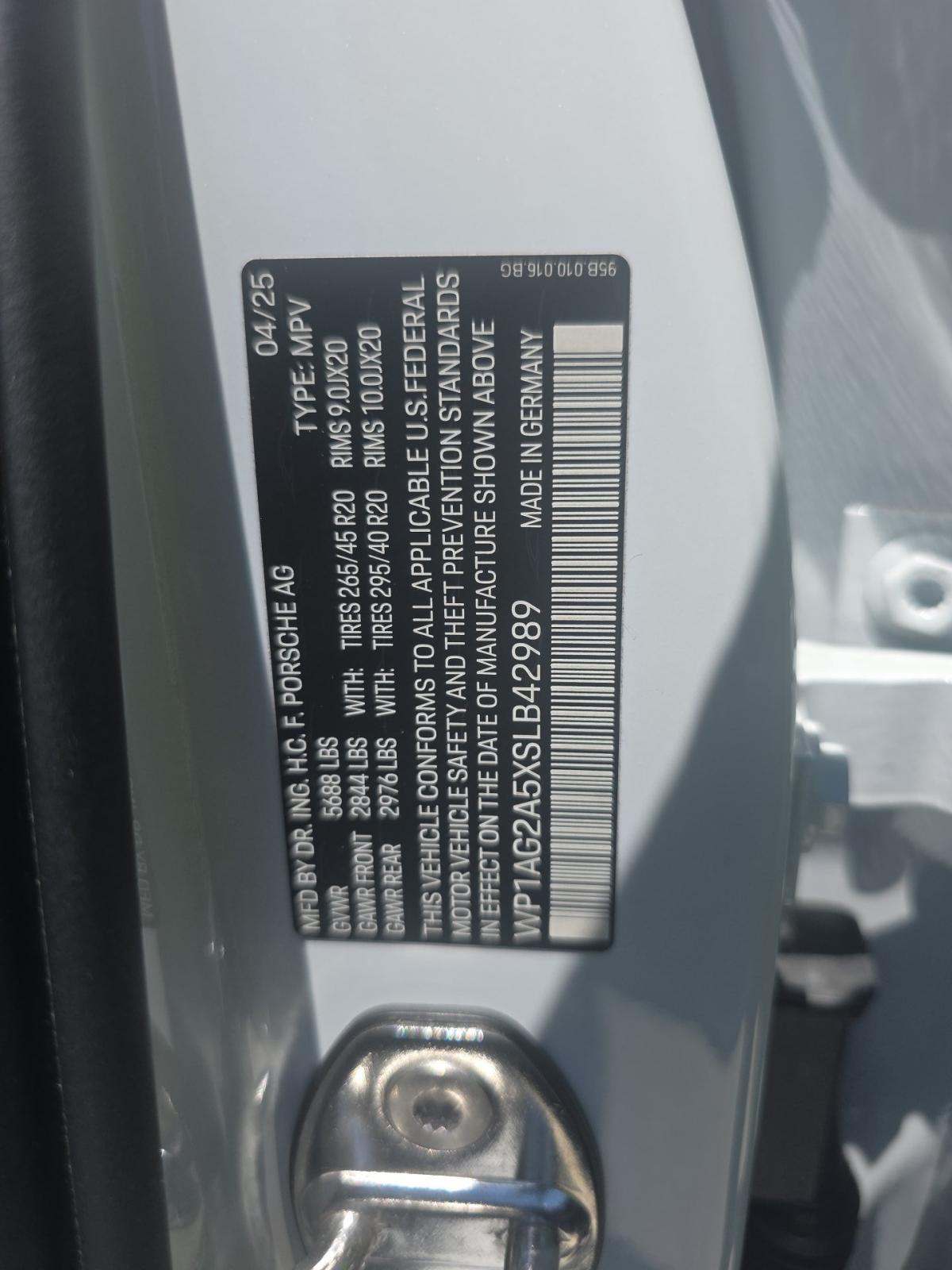 2025 Porsche Macan S AWD