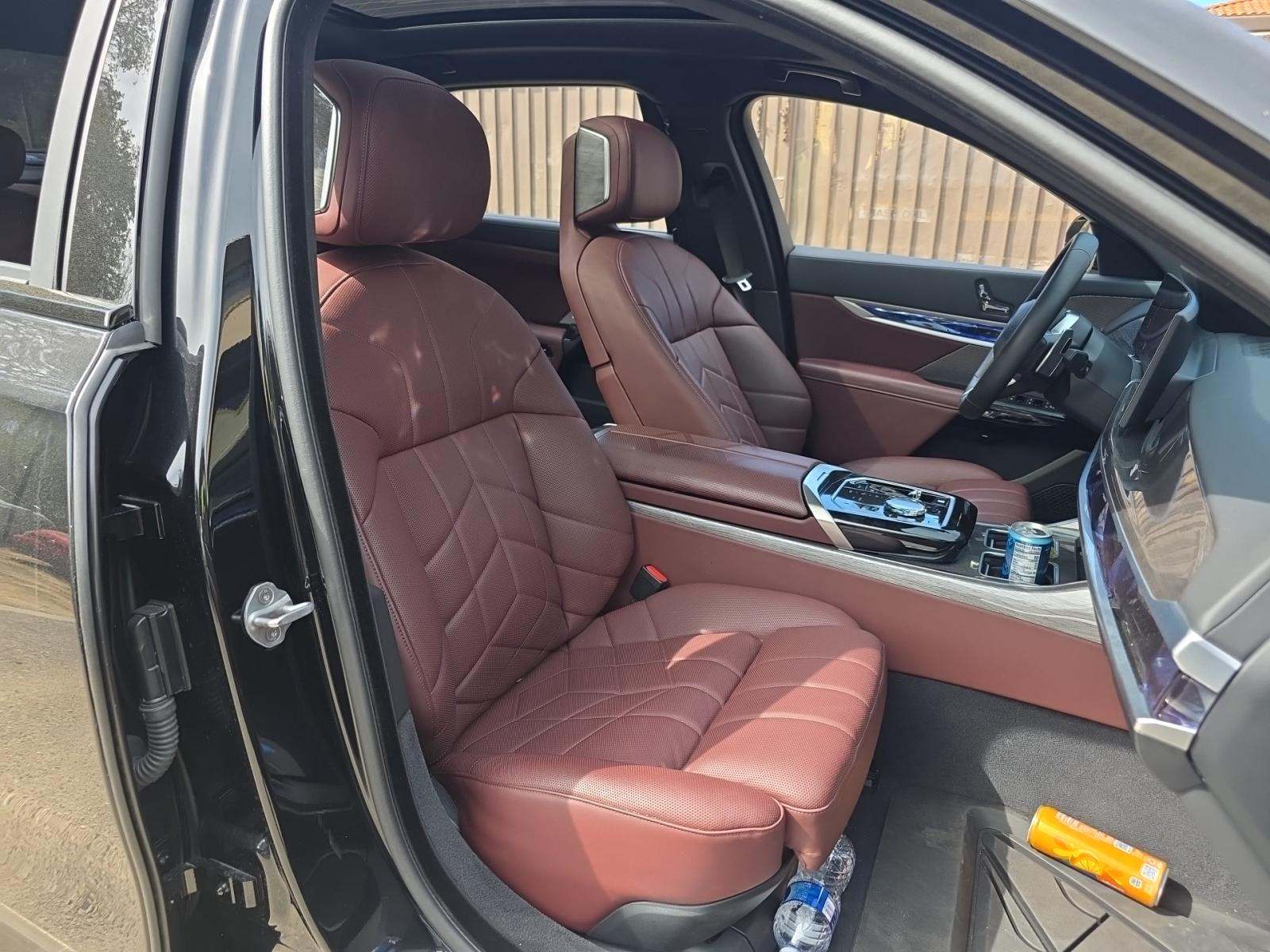 2025 BMW 7 Series 760i xDrive AWD