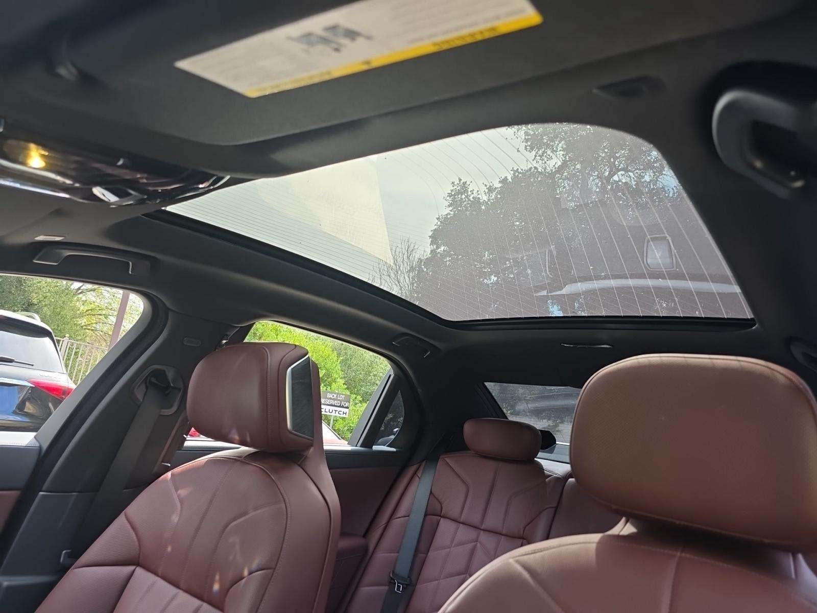 2025 BMW 7 Series 760i xDrive AWD