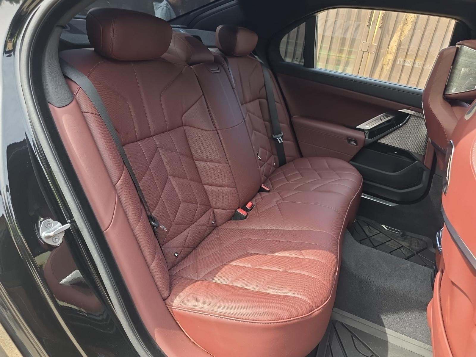 2025 BMW 7 Series 760i xDrive AWD