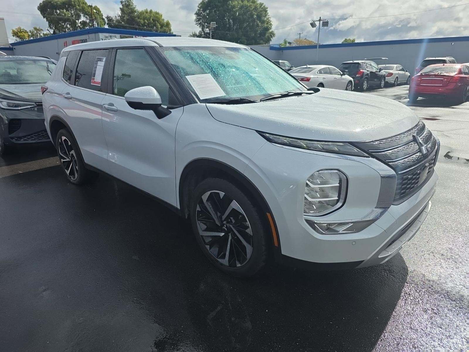 2024 Mitsubishi Outlander SE Black Edition FWD