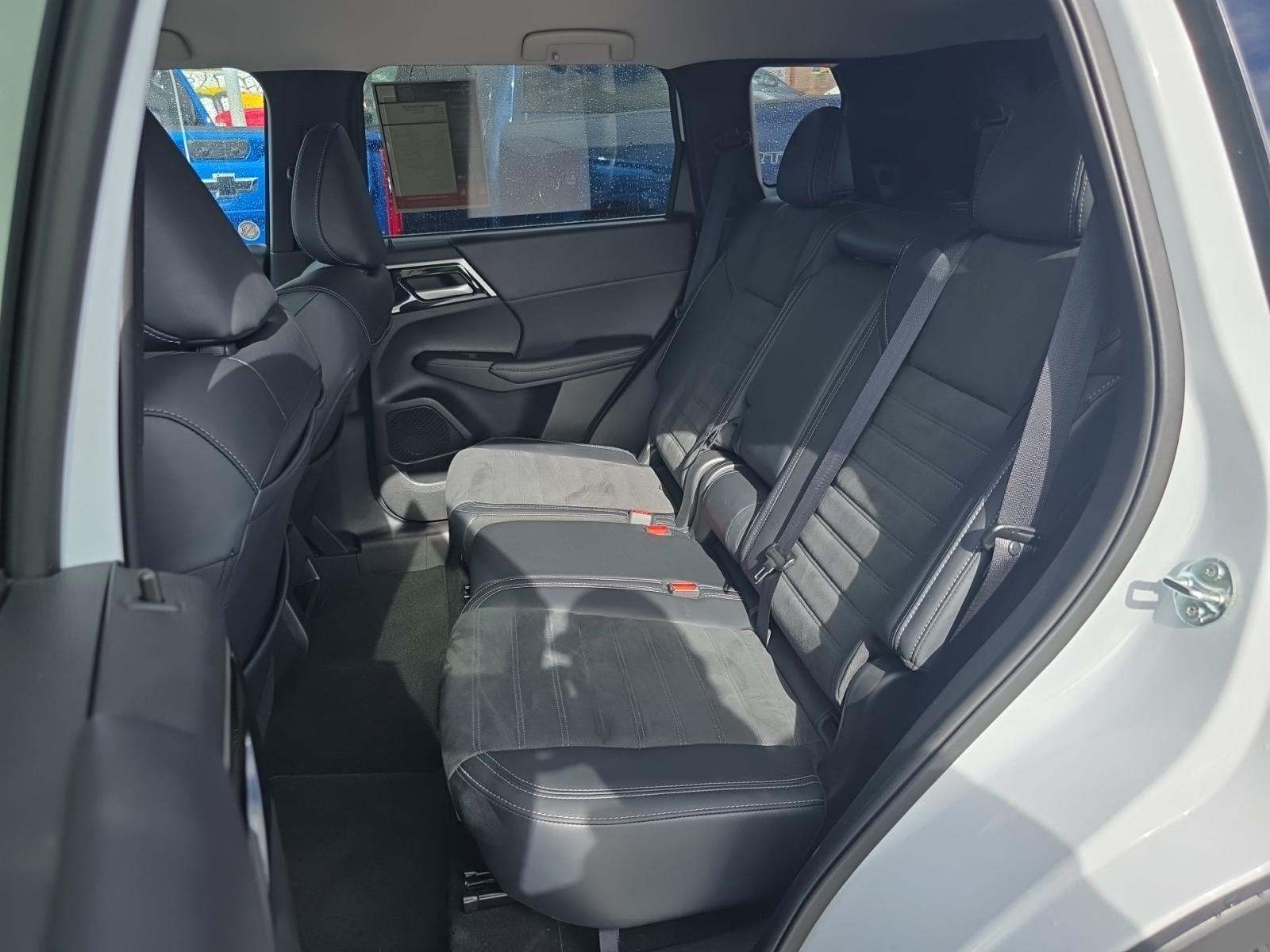 2024 Mitsubishi Outlander SE Black Edition FWD