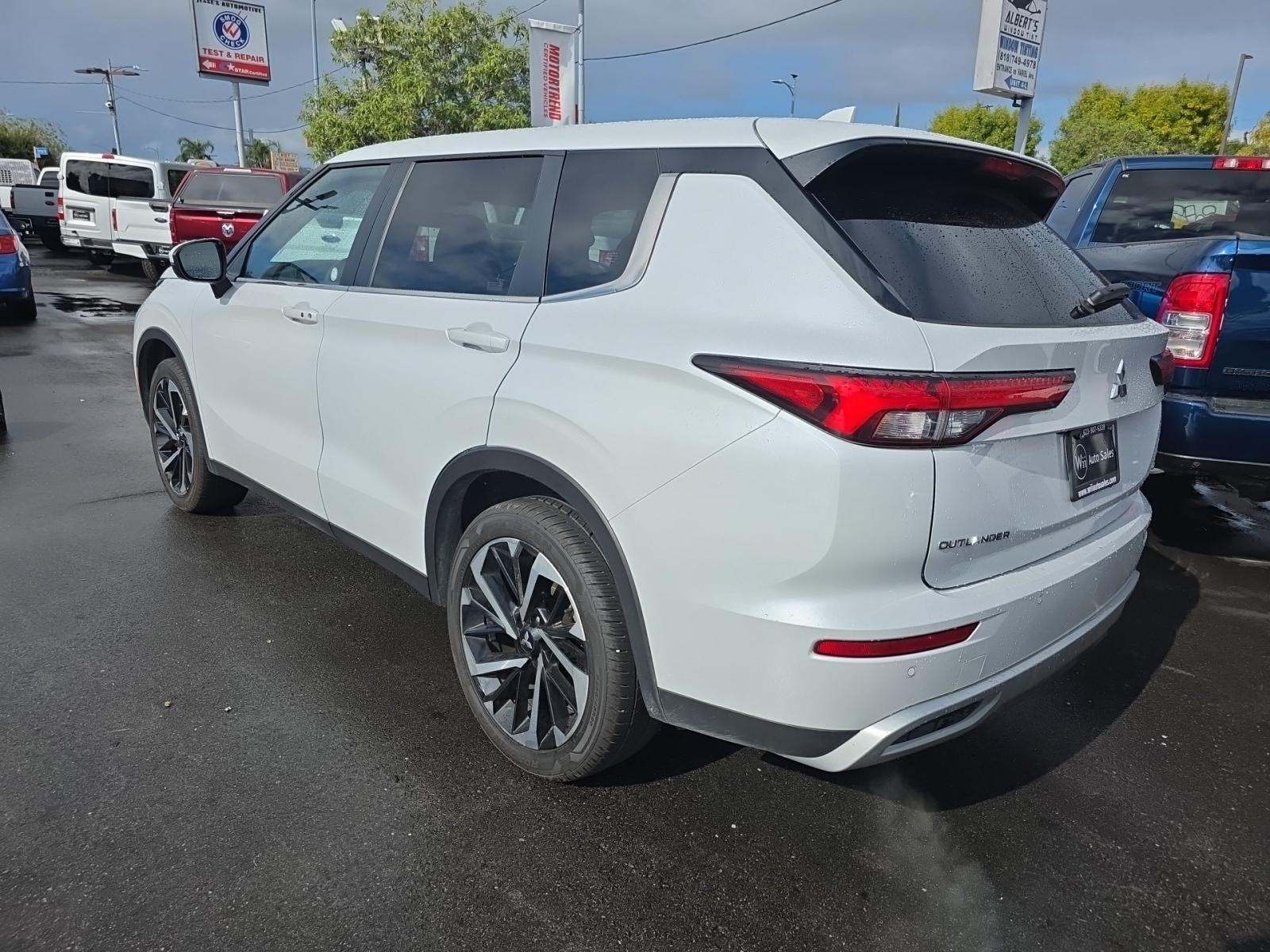 2024 Mitsubishi Outlander SE Black Edition FWD