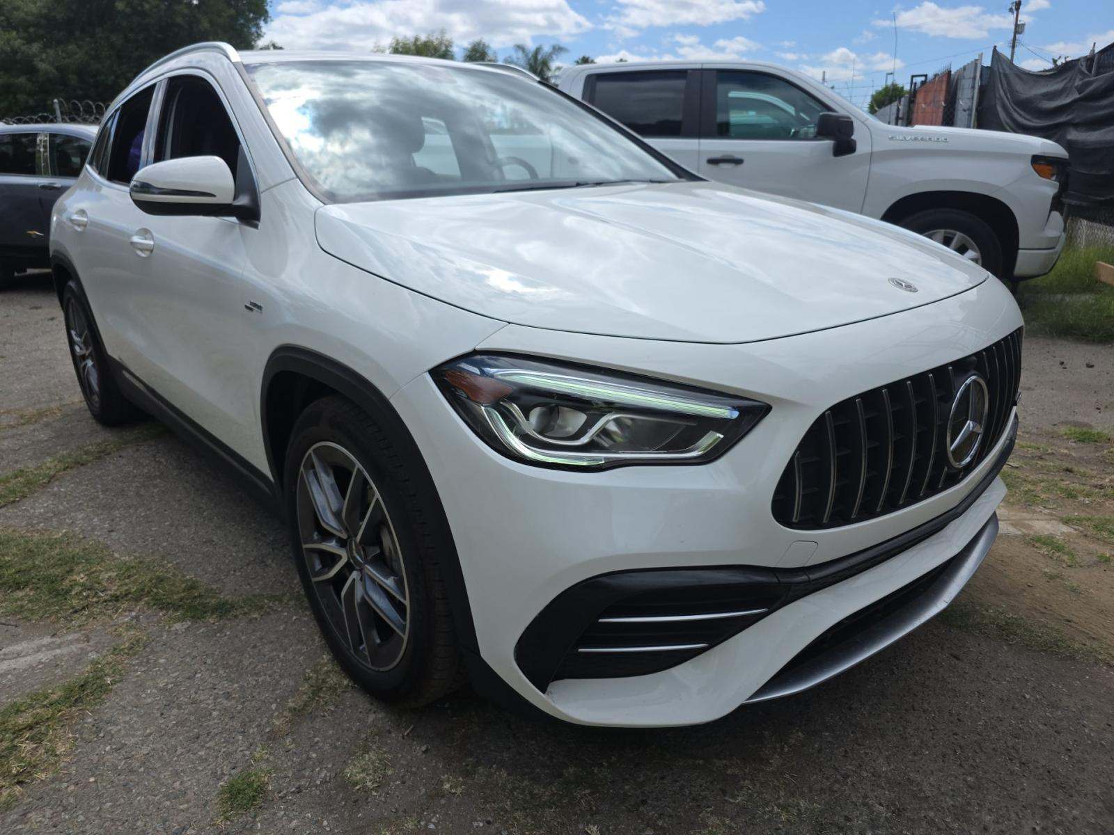 MERCEDES-BENZ GLA-CLASS AMG - 4