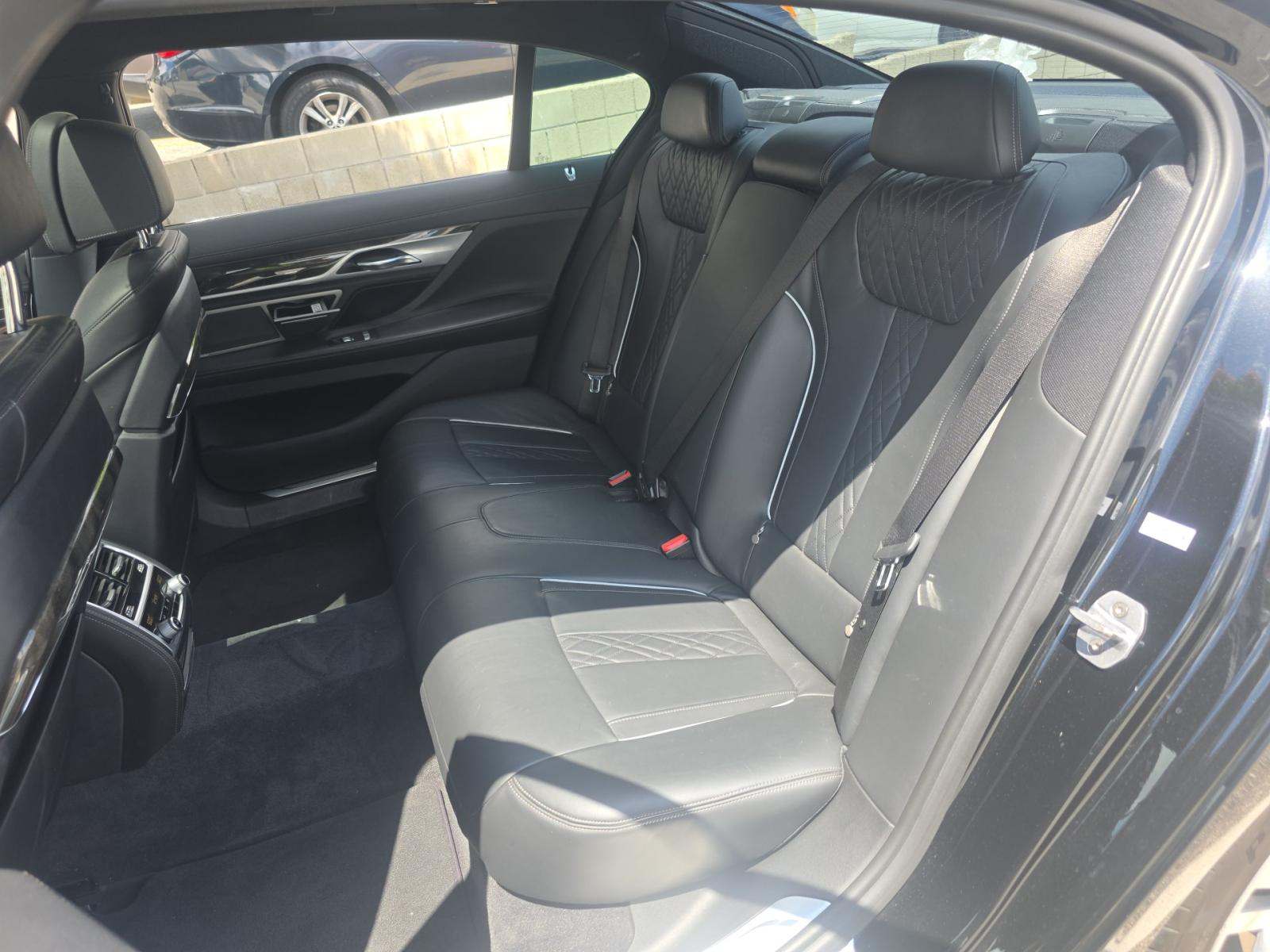 2018 BMW 7 Series 750i RWD
