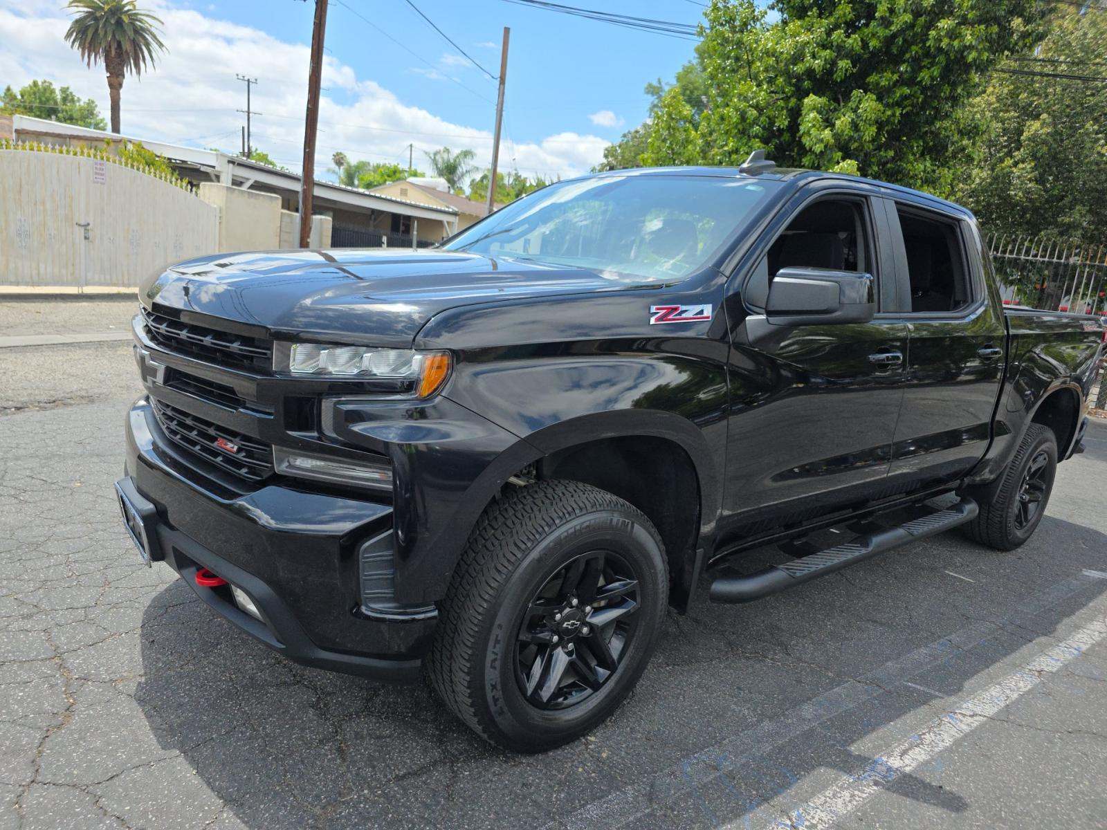 CHEVROLET SILVERADO - 1