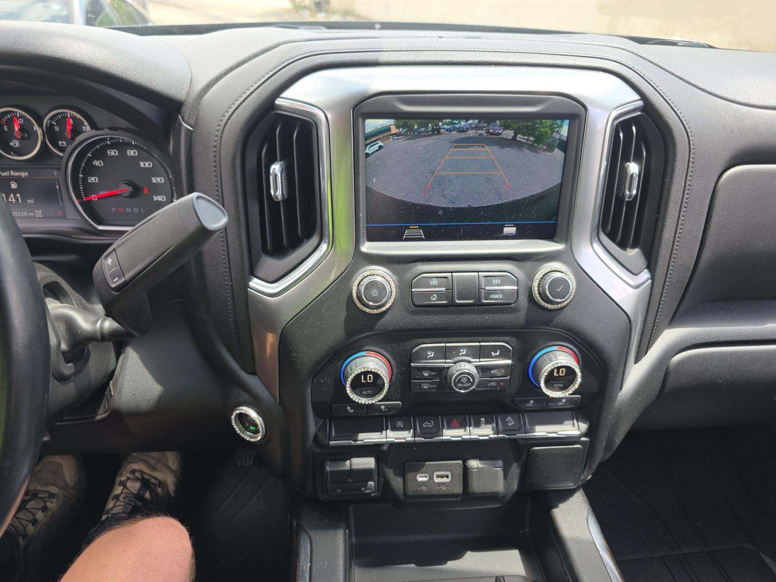 CHEVROLET SILVERADO - 10