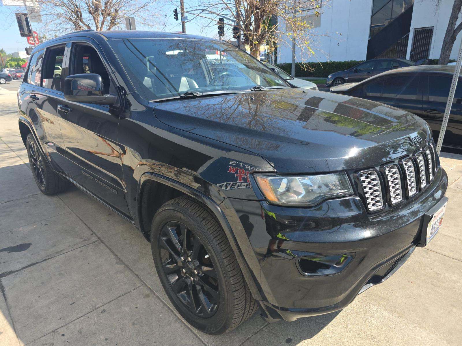 JEEP LAREDO ALTITUDE EDITION - 4