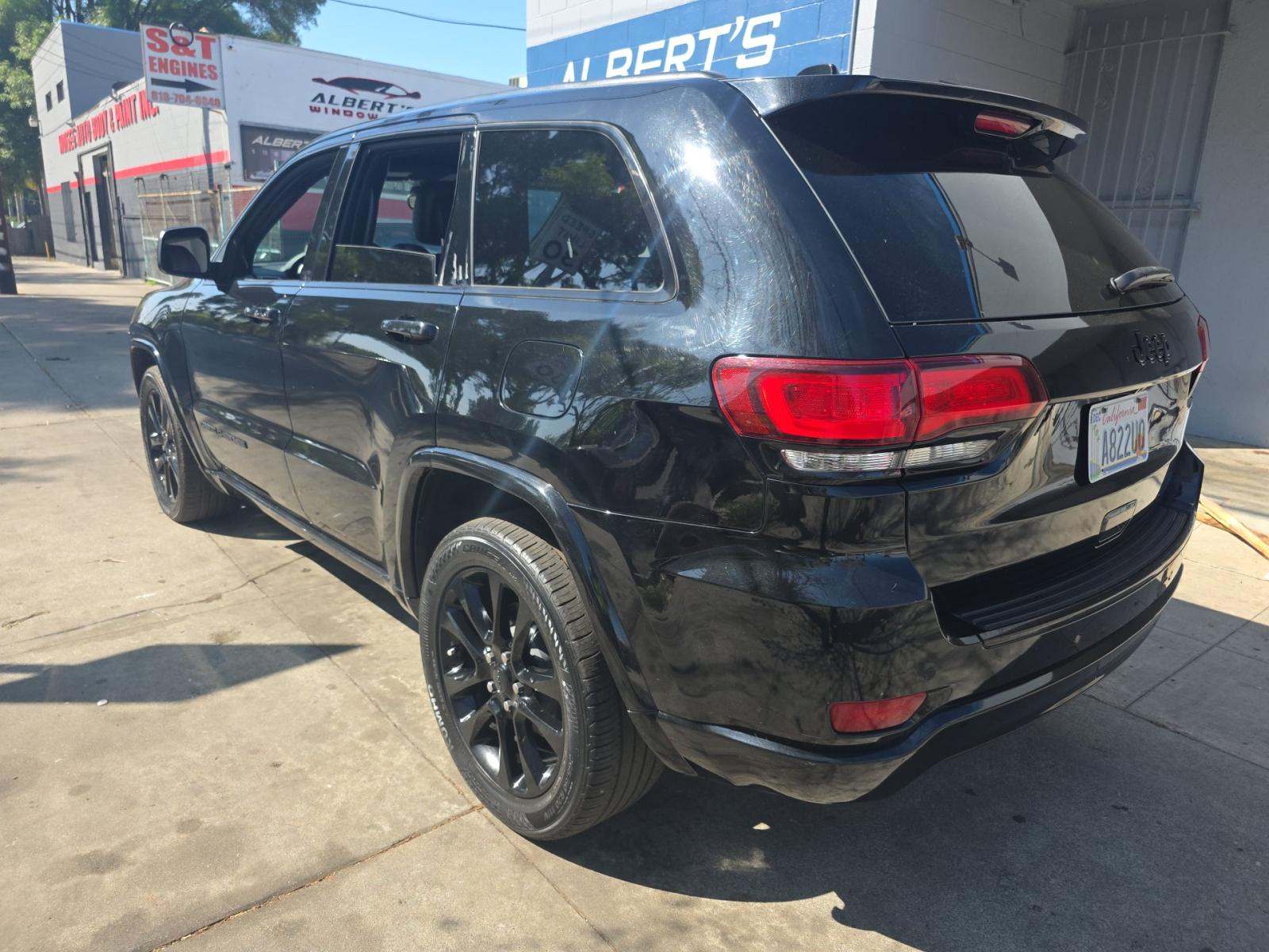 JEEP LAREDO ALTITUDE EDITION - 2
