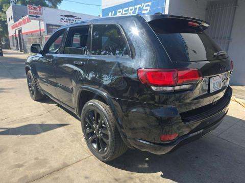 JEEP LAREDO ALTITUDE EDITION - 2
