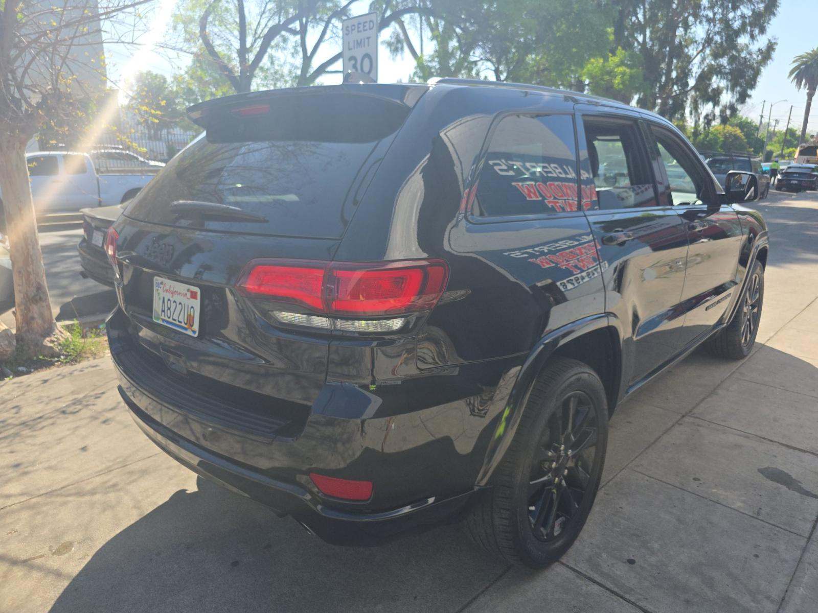 JEEP LAREDO ALTITUDE EDITION - 3