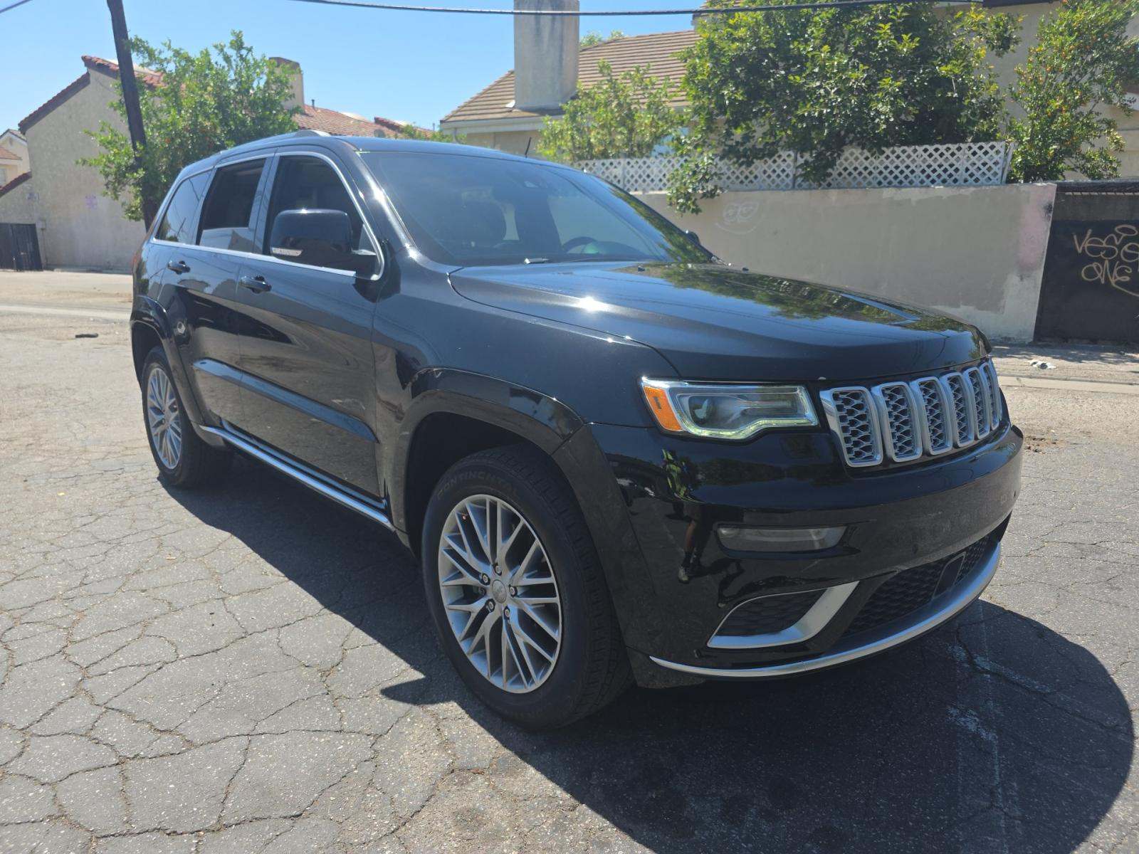 Jeep Grand Cherokee Summit снимка Jeep Grand Cherokee Summit