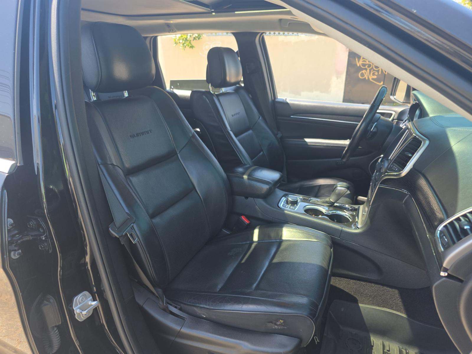 Jeep Grand Cherokee Summit снимка Jeep Grand Cherokee Summit