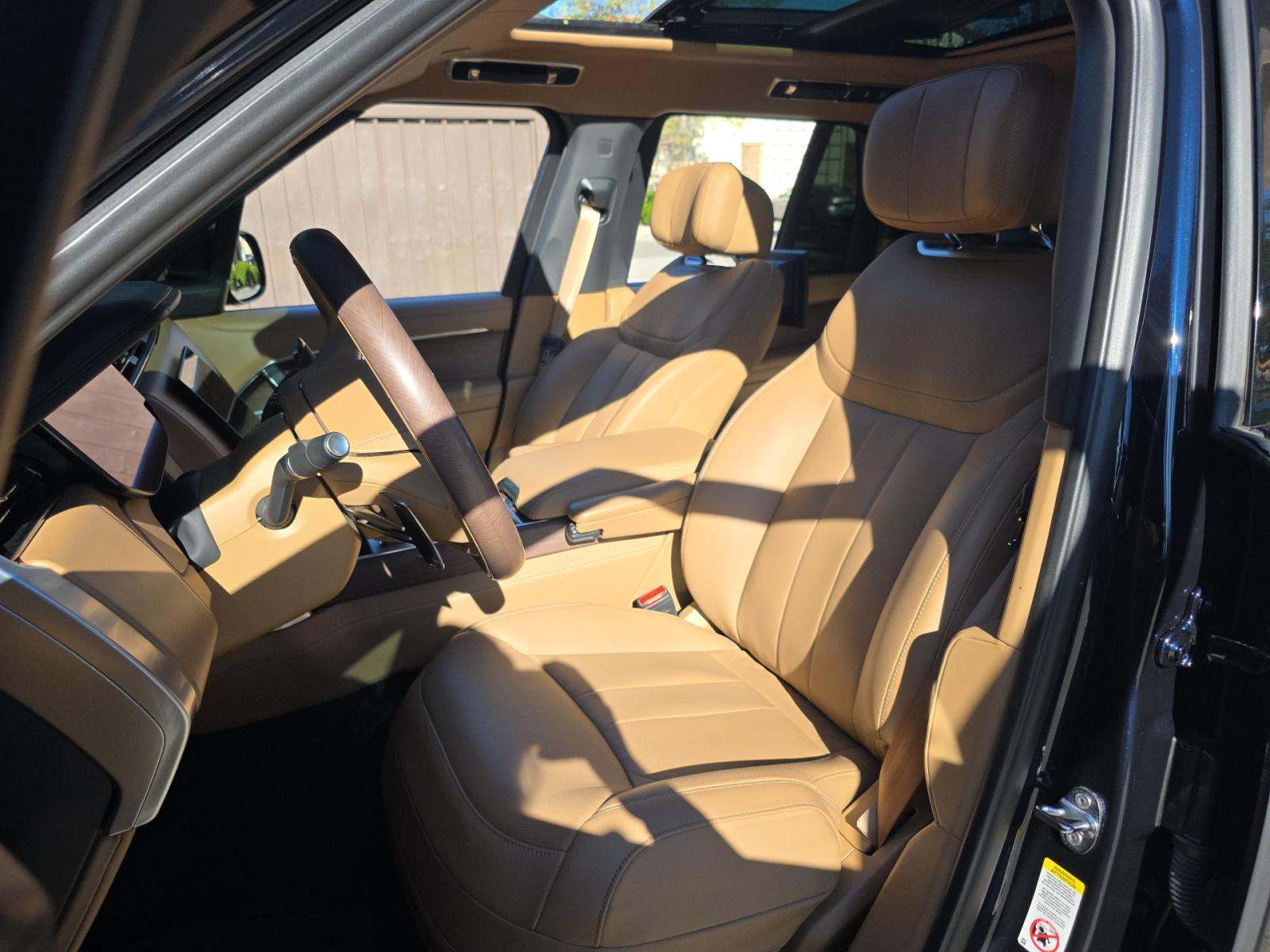 2025 Land Rover Range Rover Autobiography AWD