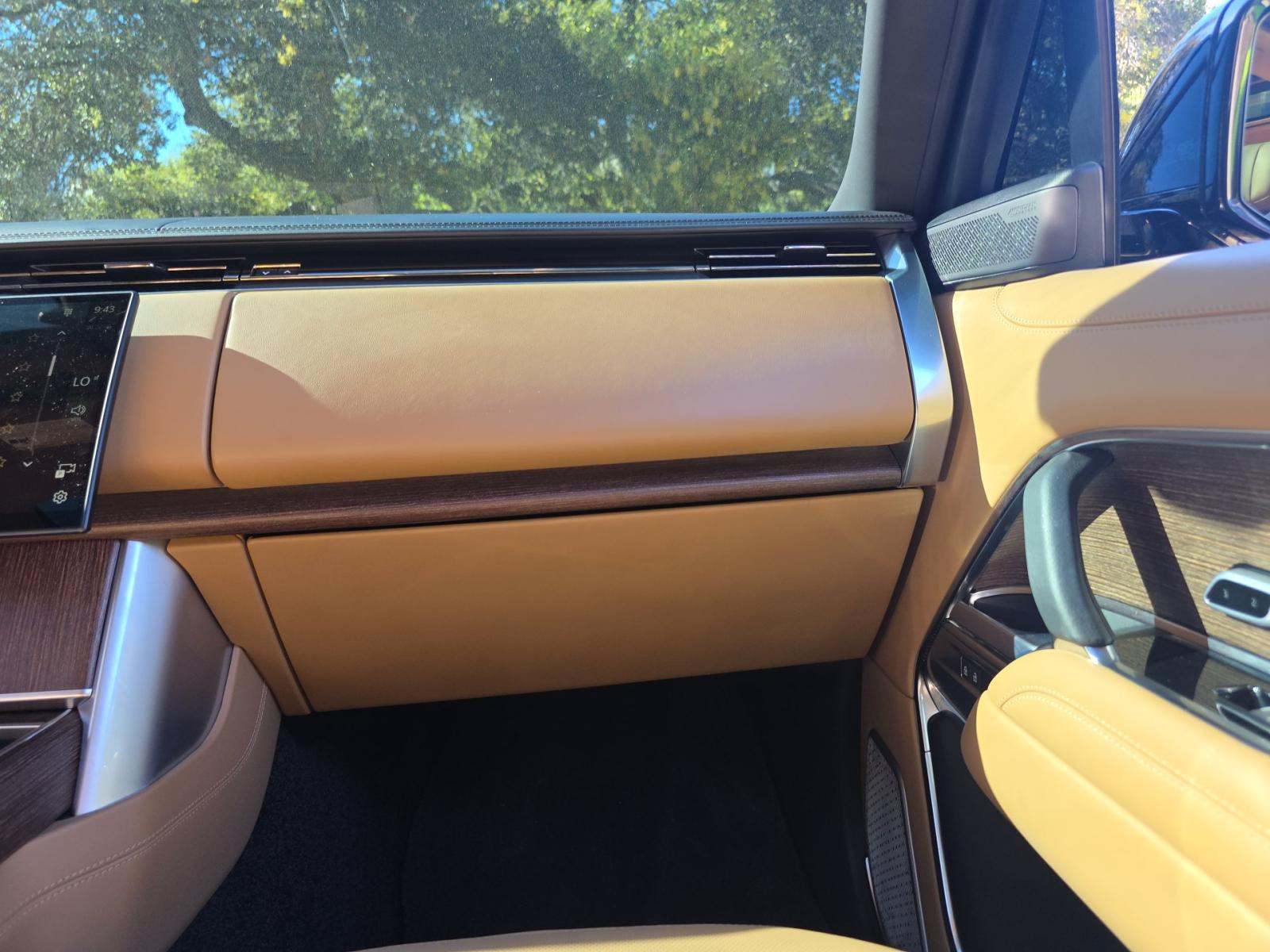 2025 Land Rover Range Rover Autobiography AWD