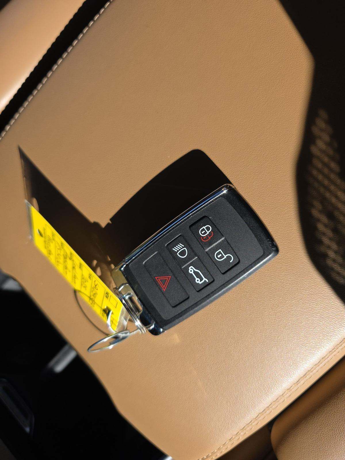 2025 Land Rover Range Rover Autobiography AWD