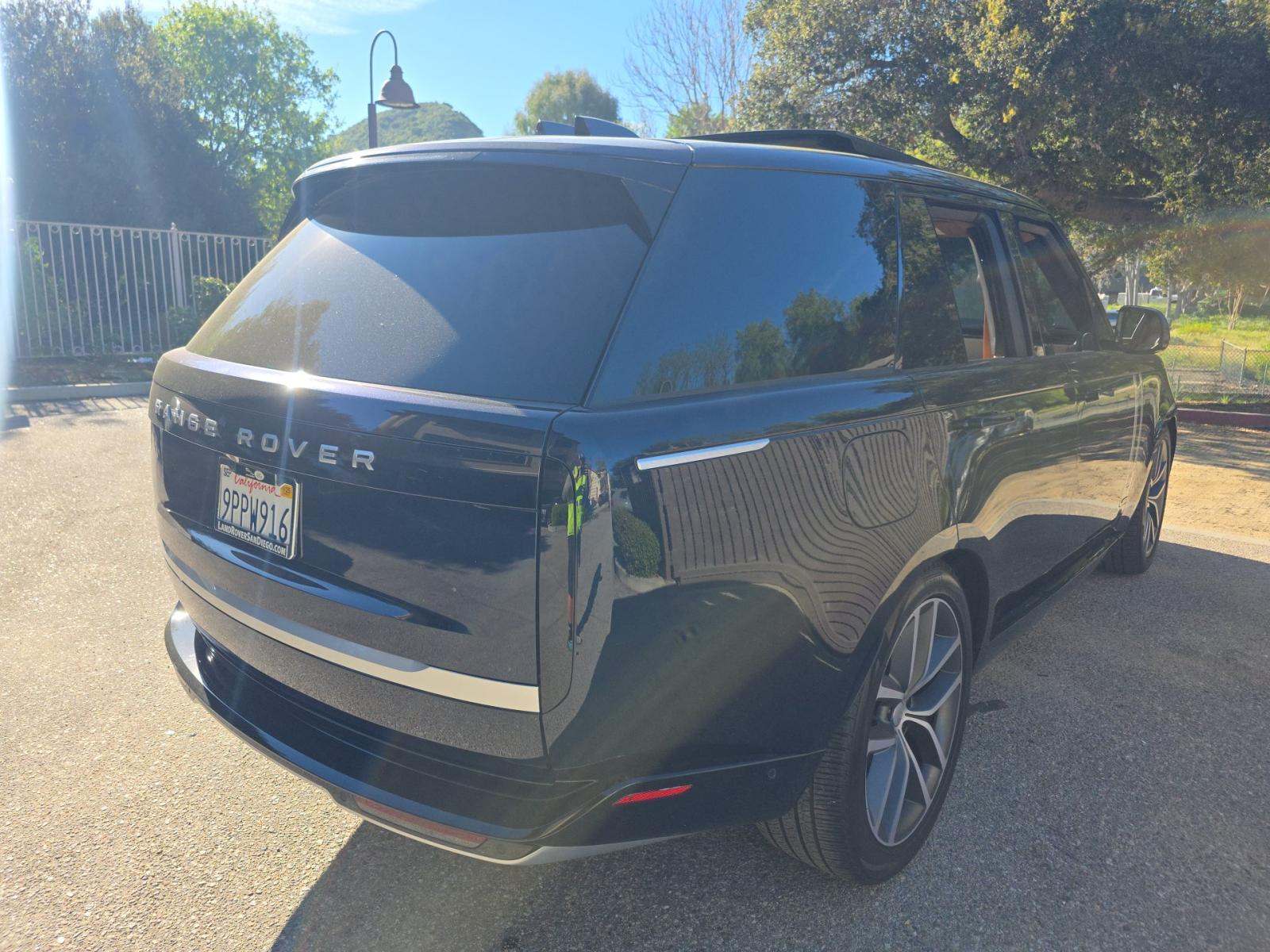 2025 Land Rover Range Rover Autobiography AWD