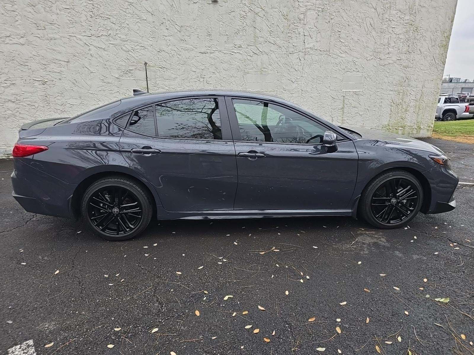 2025 Toyota Camry SE FWD