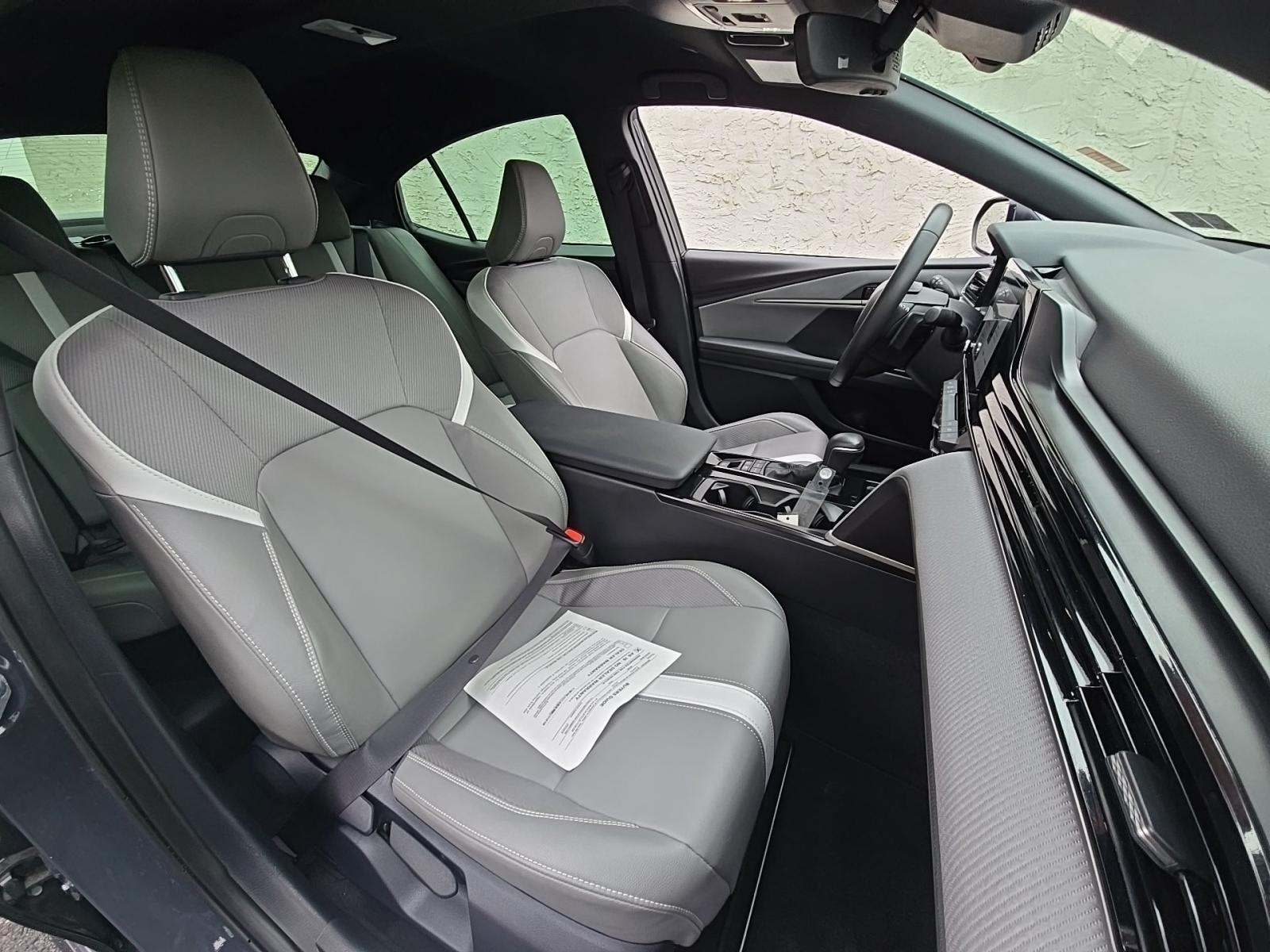 2025 Toyota Camry SE FWD