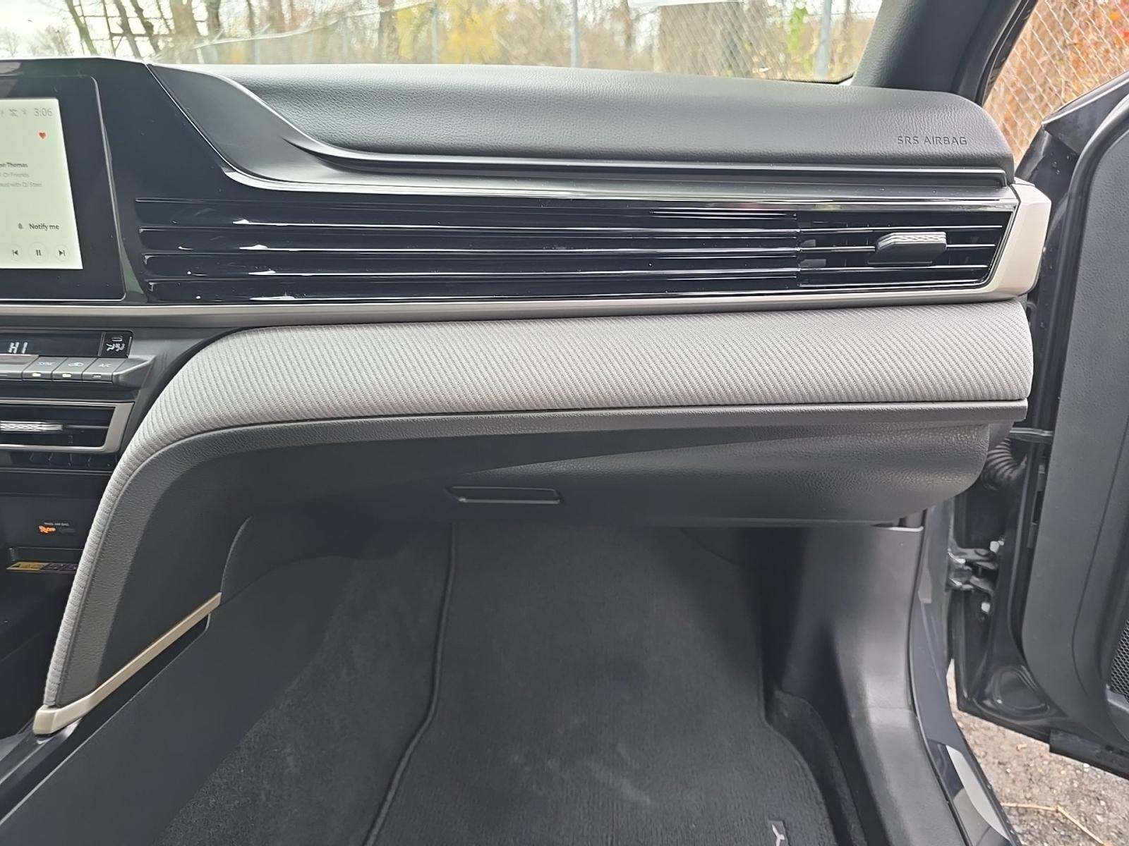 2025 Toyota Camry SE FWD