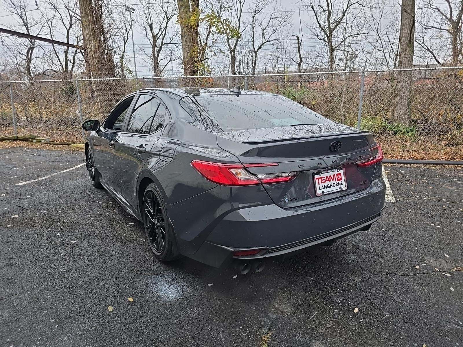 2025 Toyota Camry SE FWD