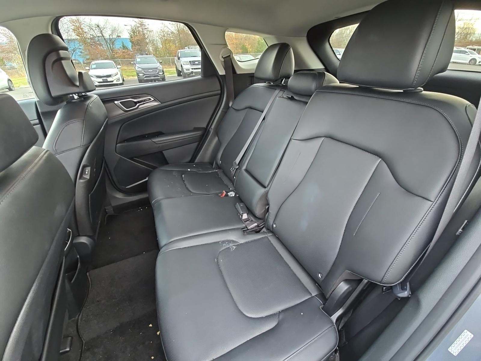 2023 Kia Sportage EX FWD