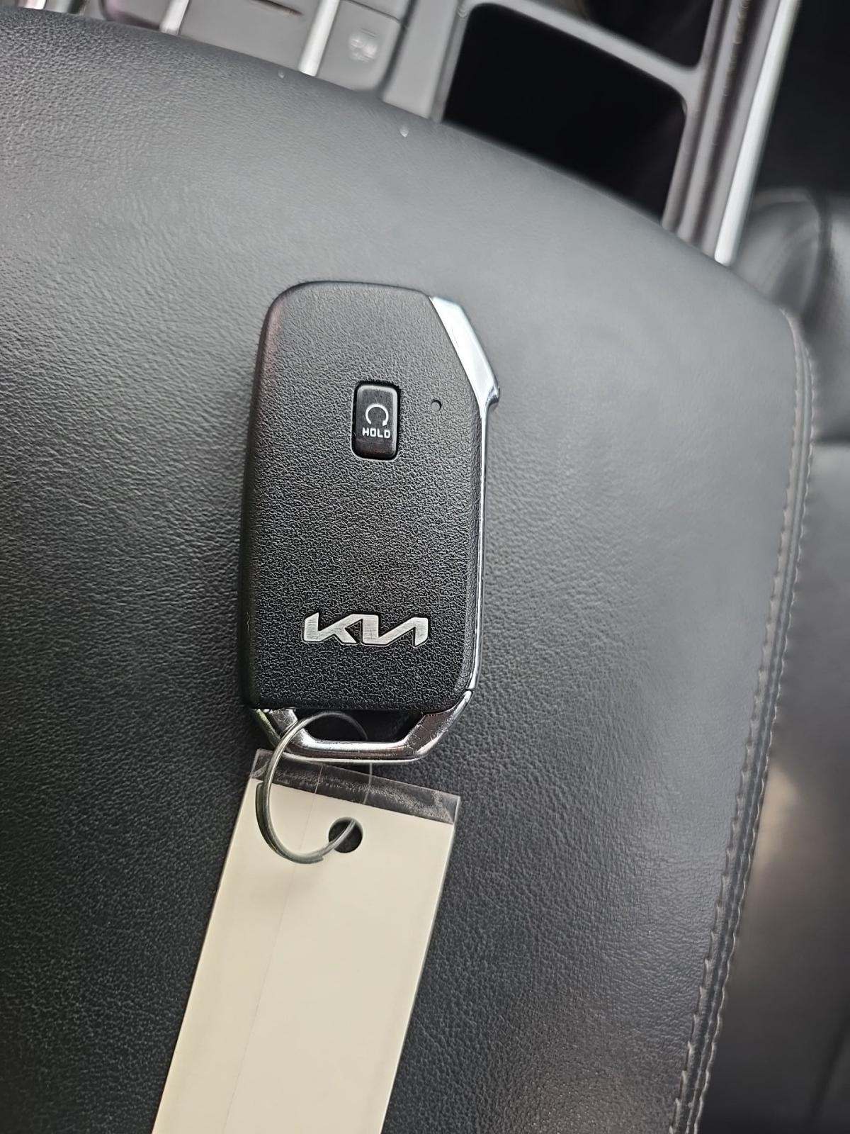 2022 Kia Sorento S FWD