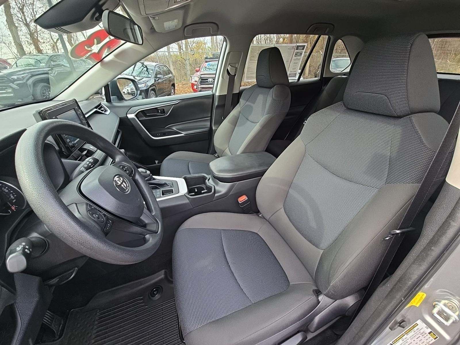 2022 Toyota RAV4 LE AWD