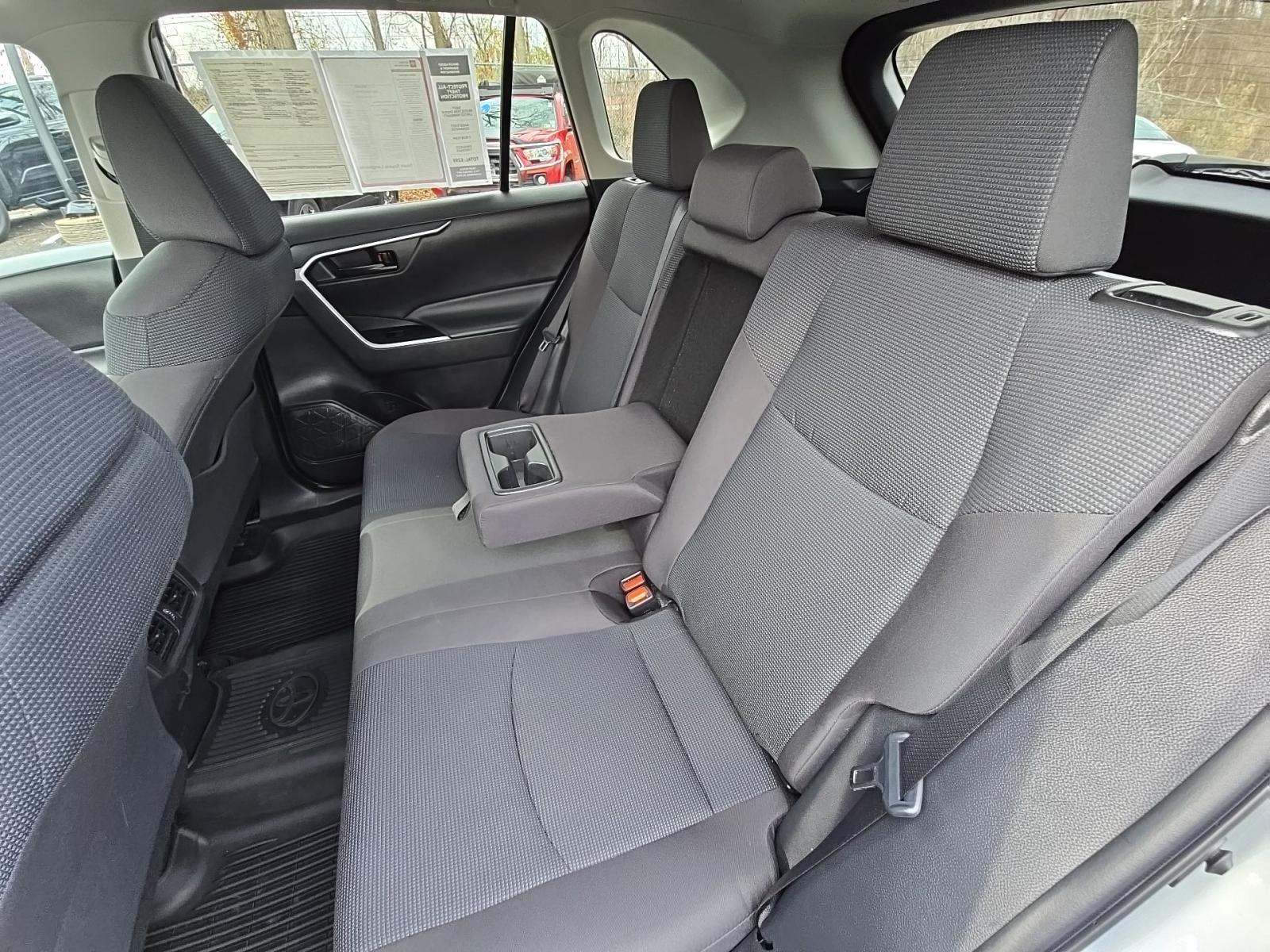 2022 Toyota RAV4 LE AWD