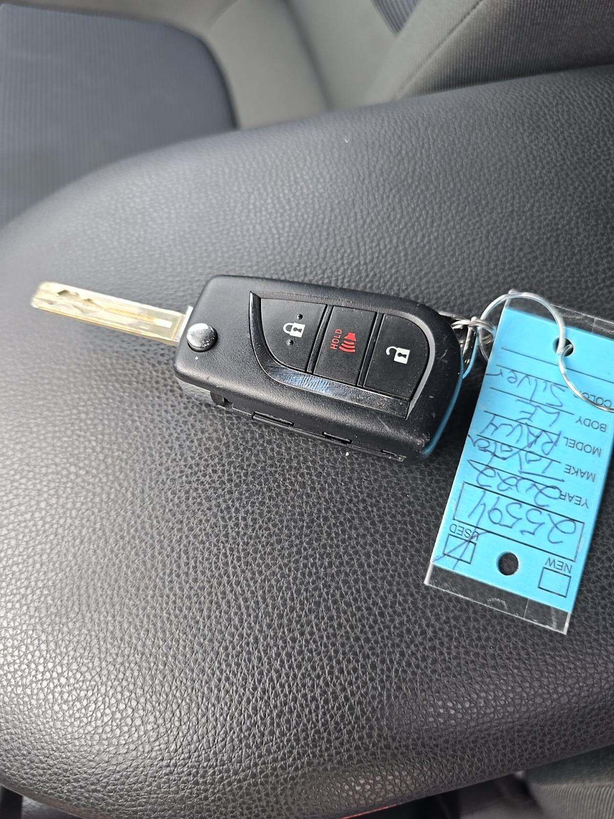 2022 Toyota RAV4 LE AWD