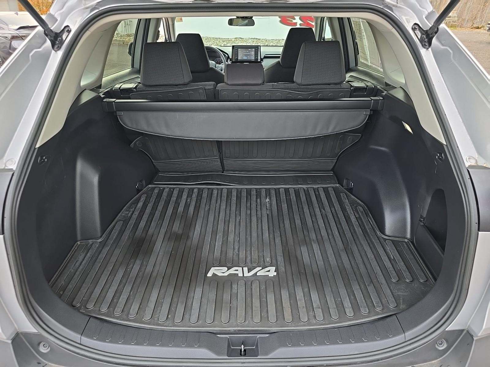 2022 Toyota RAV4 LE AWD