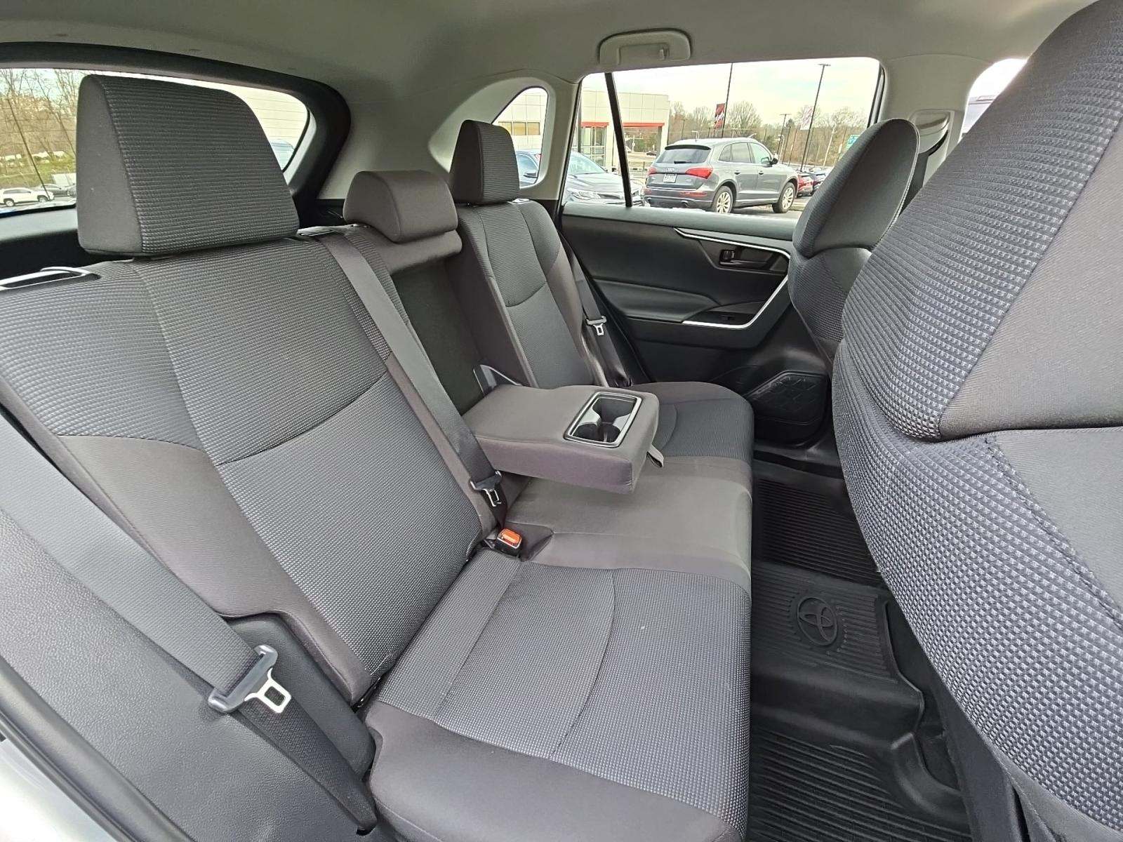 2022 Toyota RAV4 LE AWD