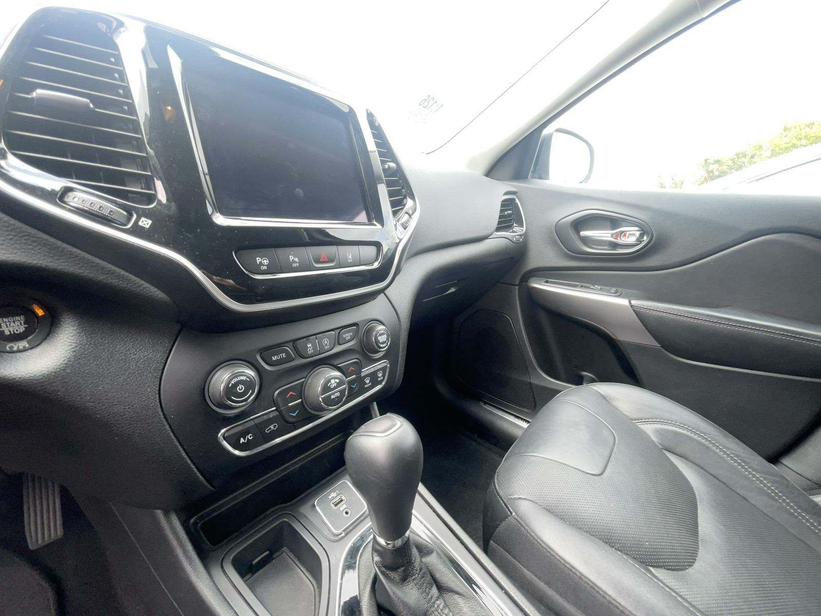 2021 Jeep Cherokee Limited FWD