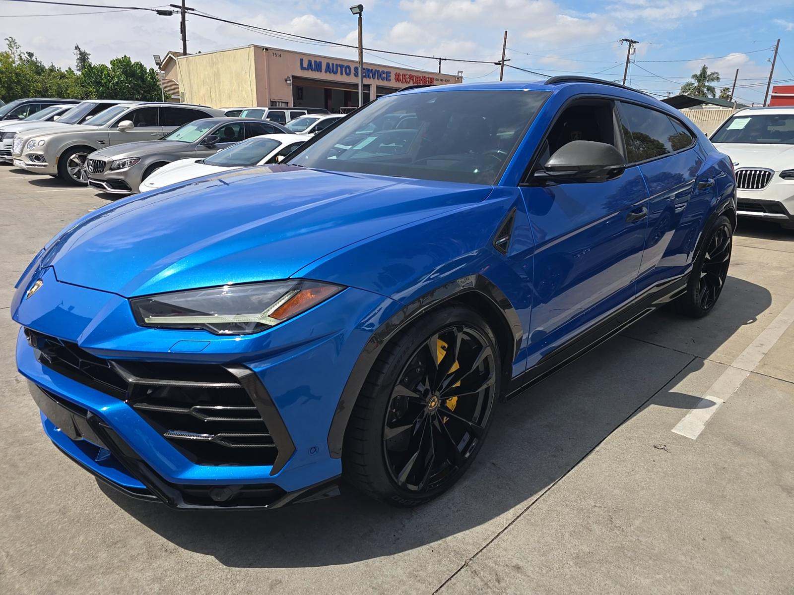 2019 Lamborghini Urus Base AWD