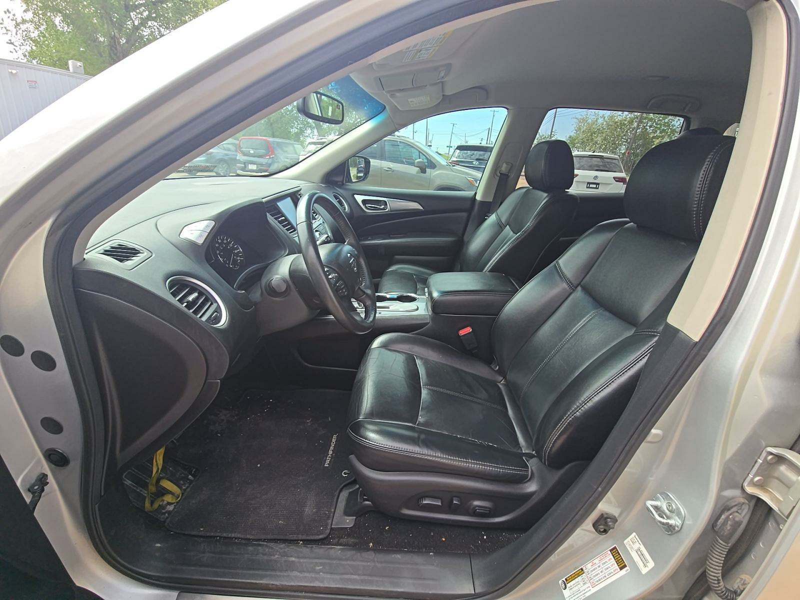 2017 Nissan Pathfinder SL FWD