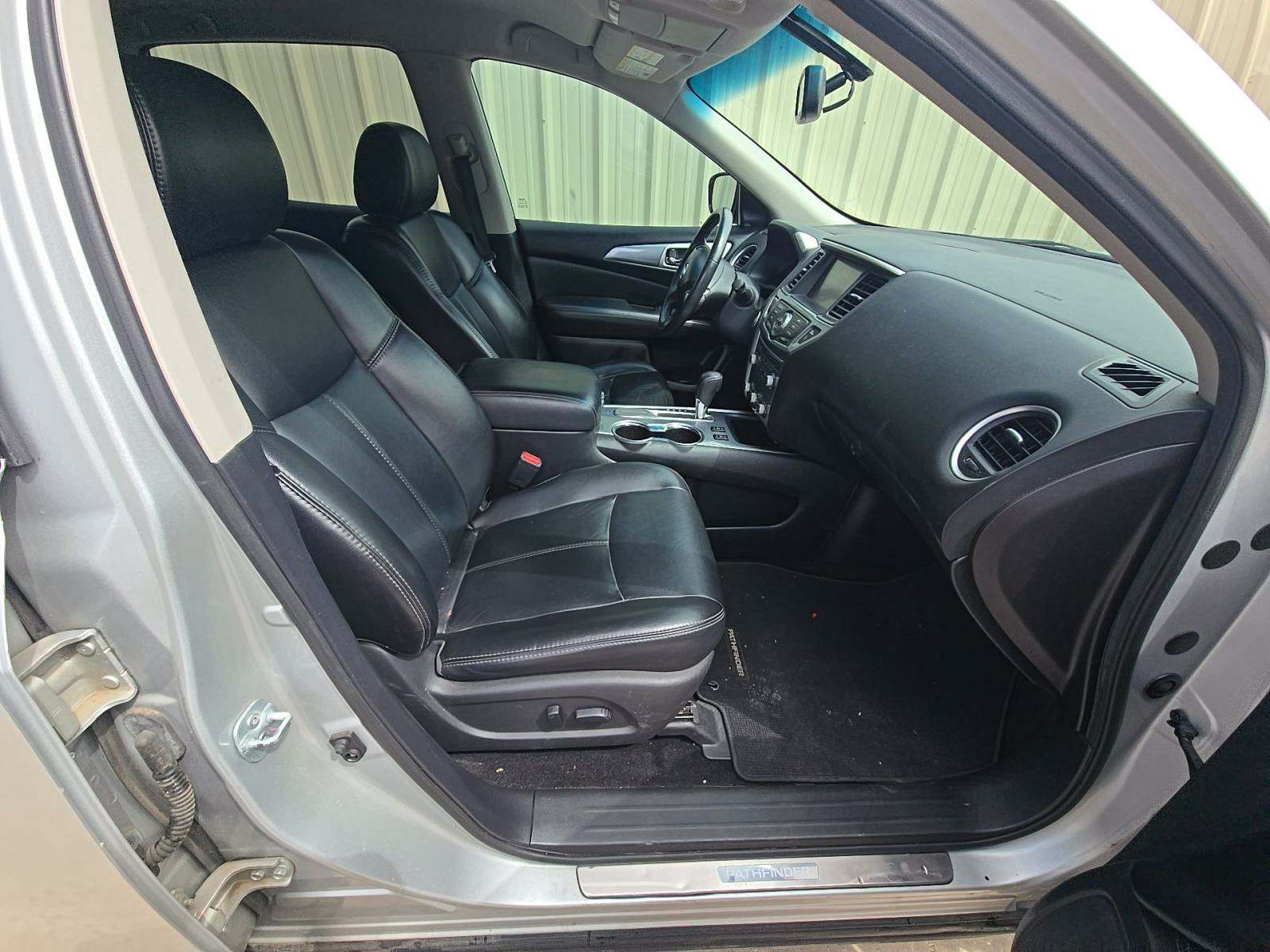 2017 Nissan Pathfinder SL FWD