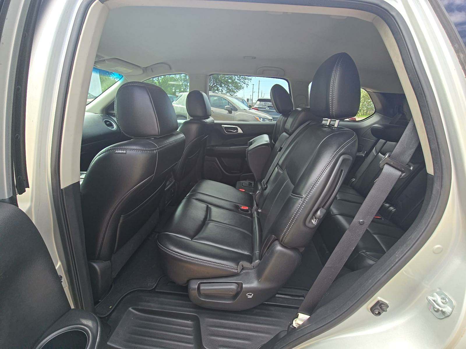 2017 Nissan Pathfinder SL FWD