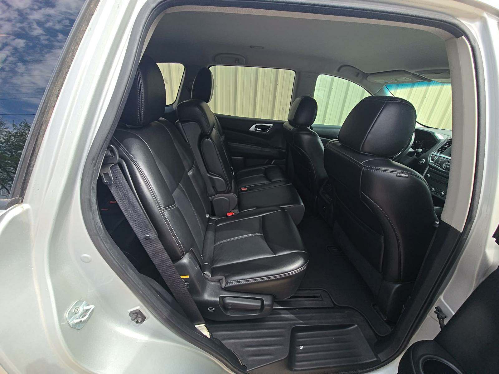 2017 Nissan Pathfinder SL FWD