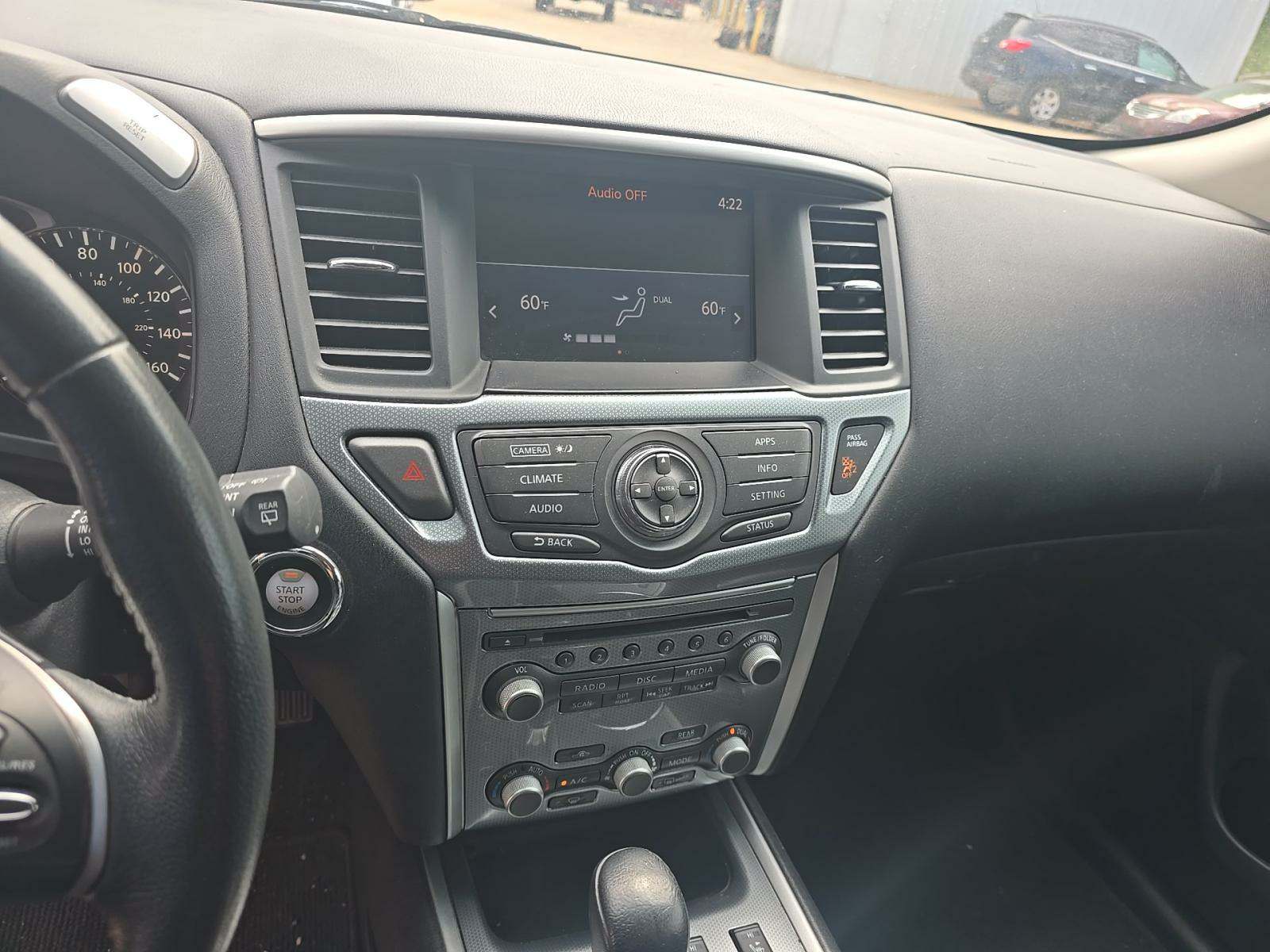 2017 Nissan Pathfinder SL FWD