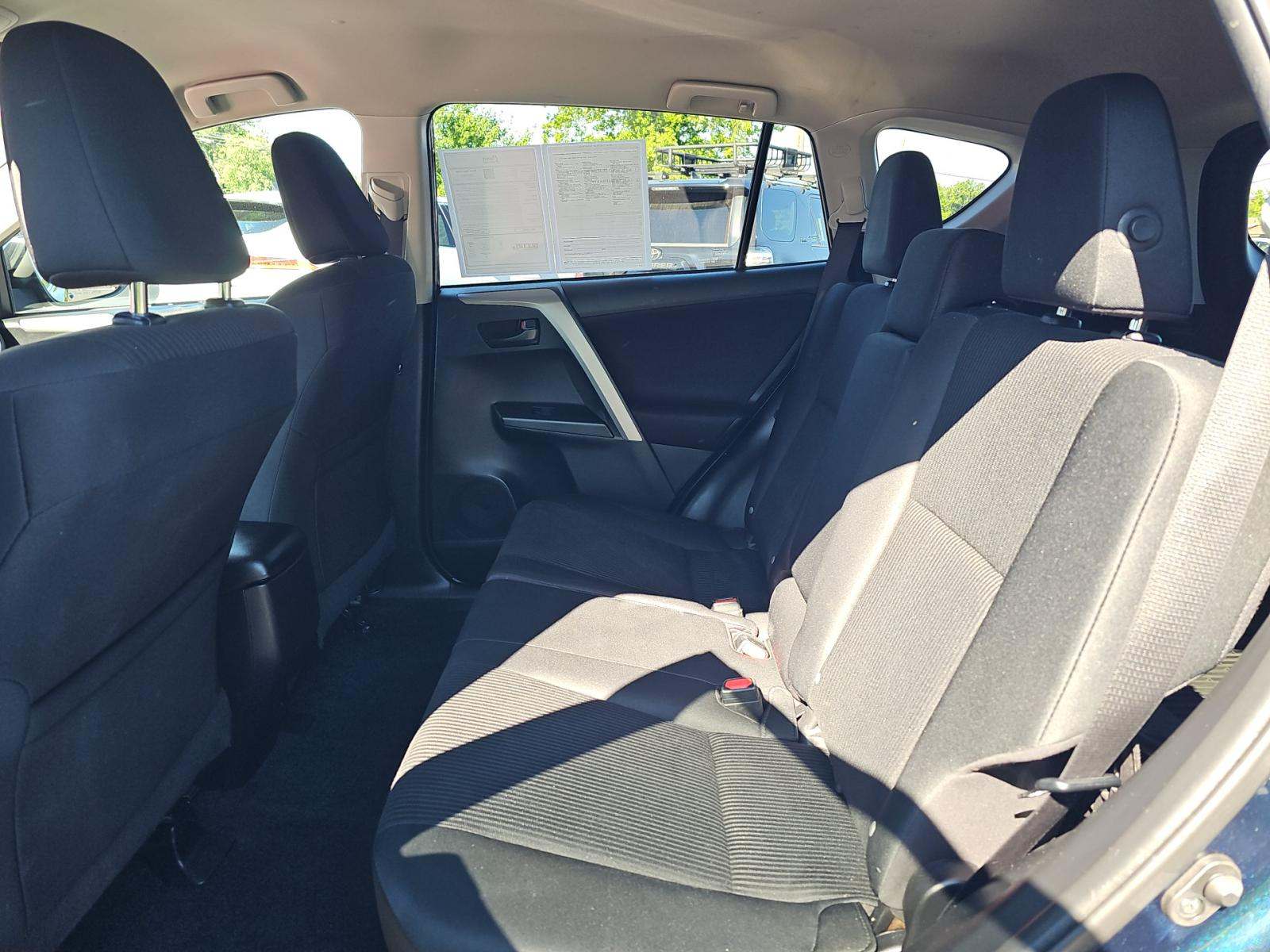 2018 Toyota RAV4 LE AWD