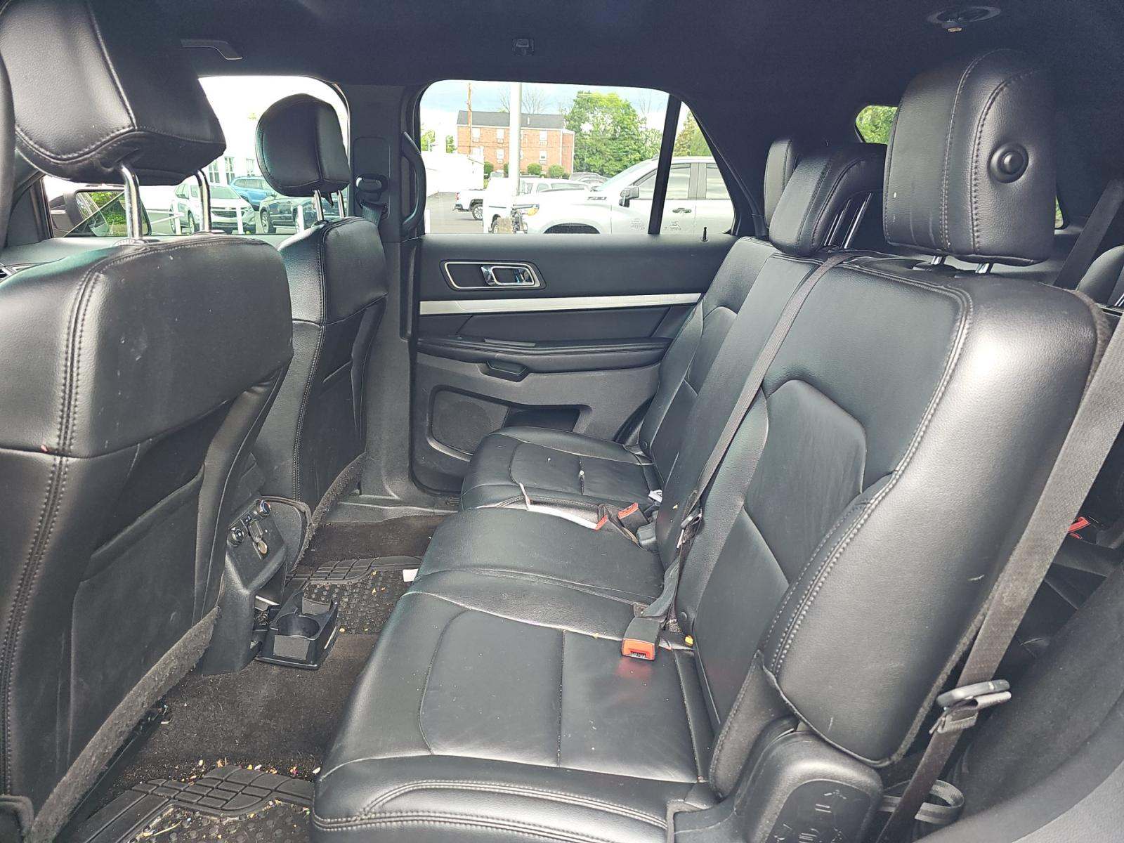 FORD EXPLORER - 9