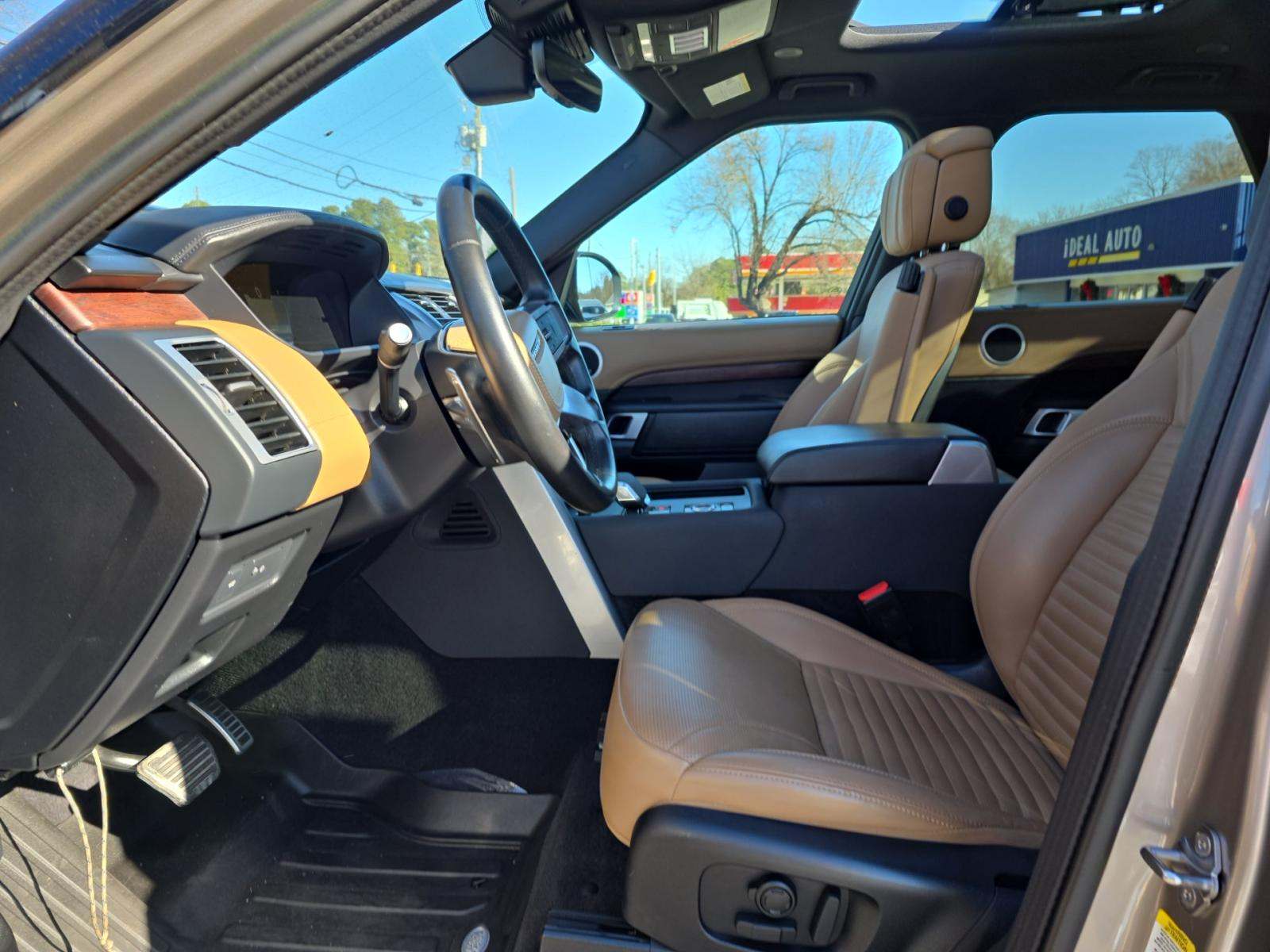 2023 Land Rover Discovery R-Dynamic HSE AWD