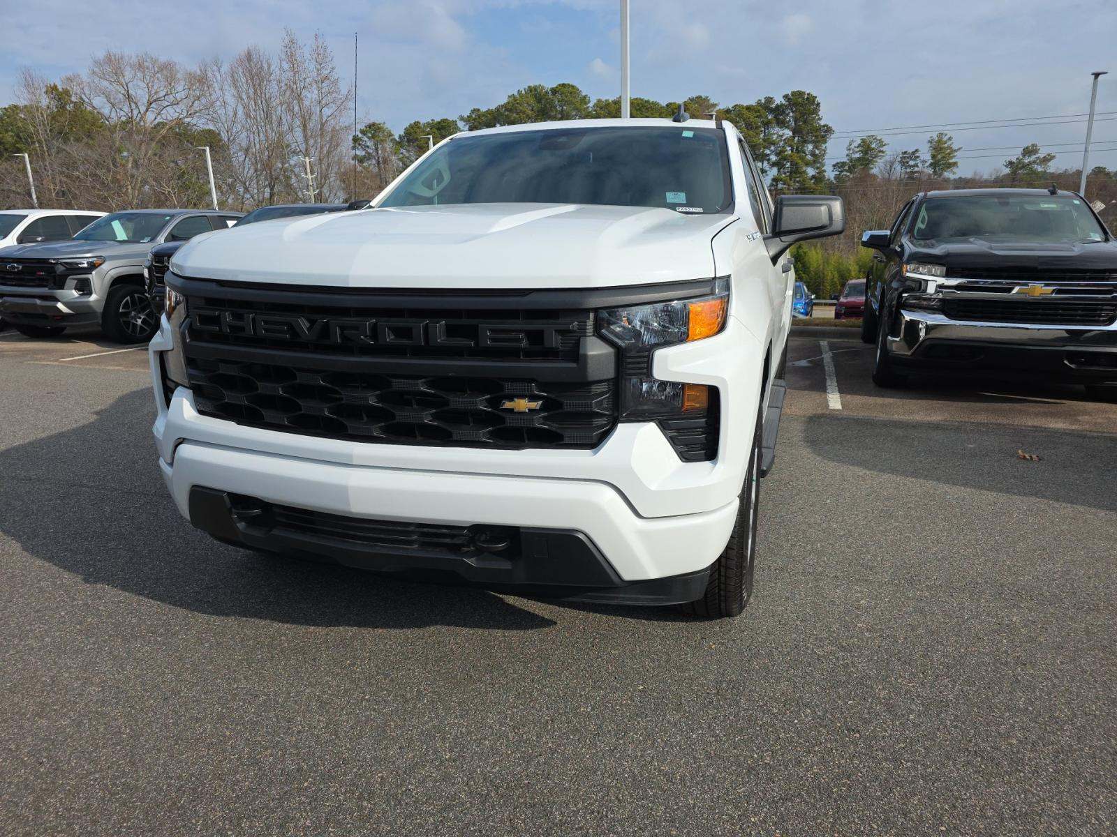 2023 Chevrolet Silverado 1500 Custom AWD