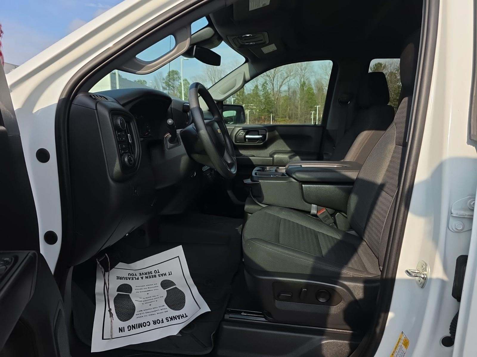 2023 Chevrolet Silverado 1500 Custom AWD